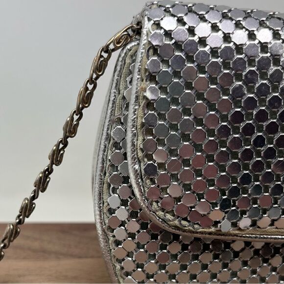 Vintage F.W. Woolworth Silver Metallic Sequins Mini Chain Bag - Picture 13 of 16